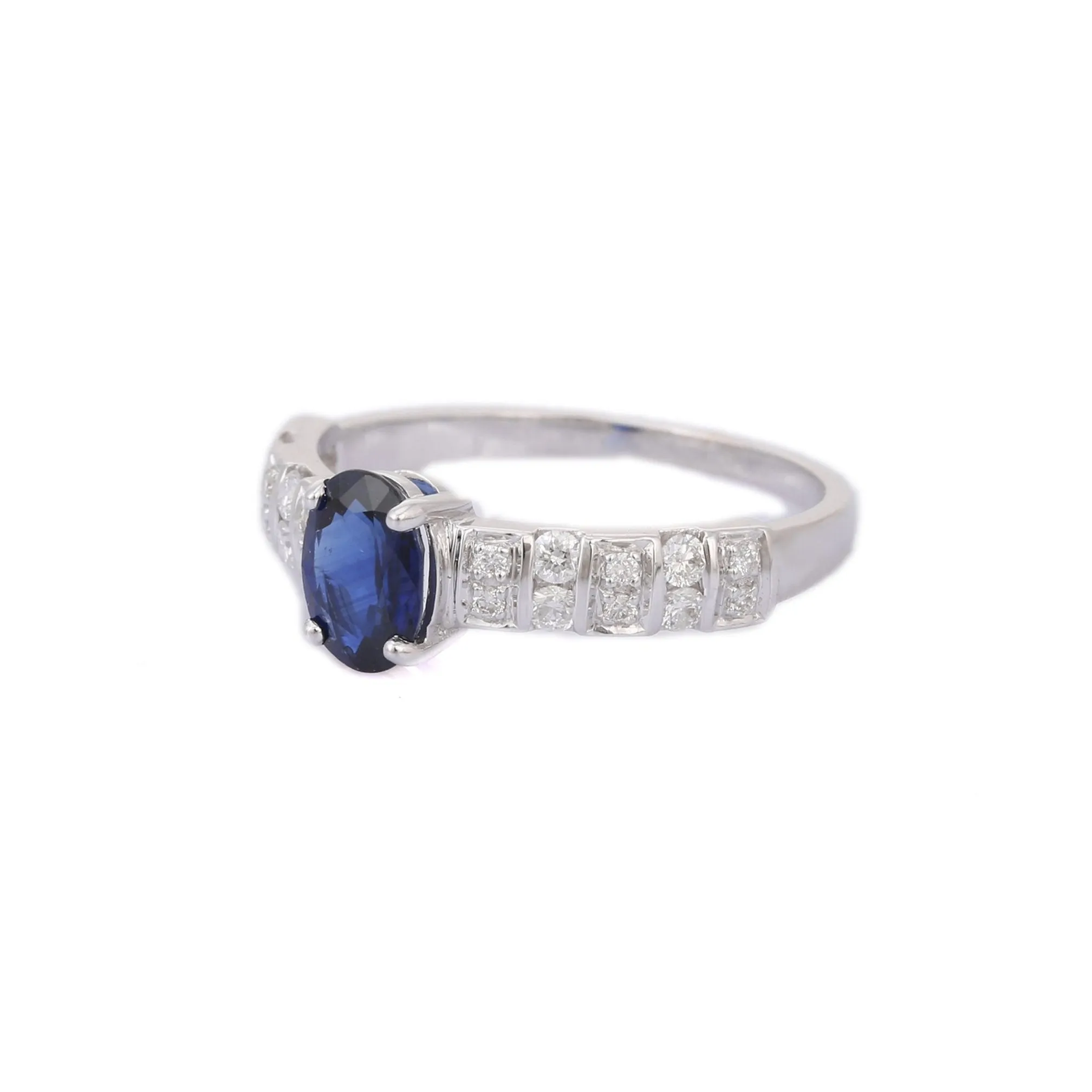 18K White Gold Sapphire Ring