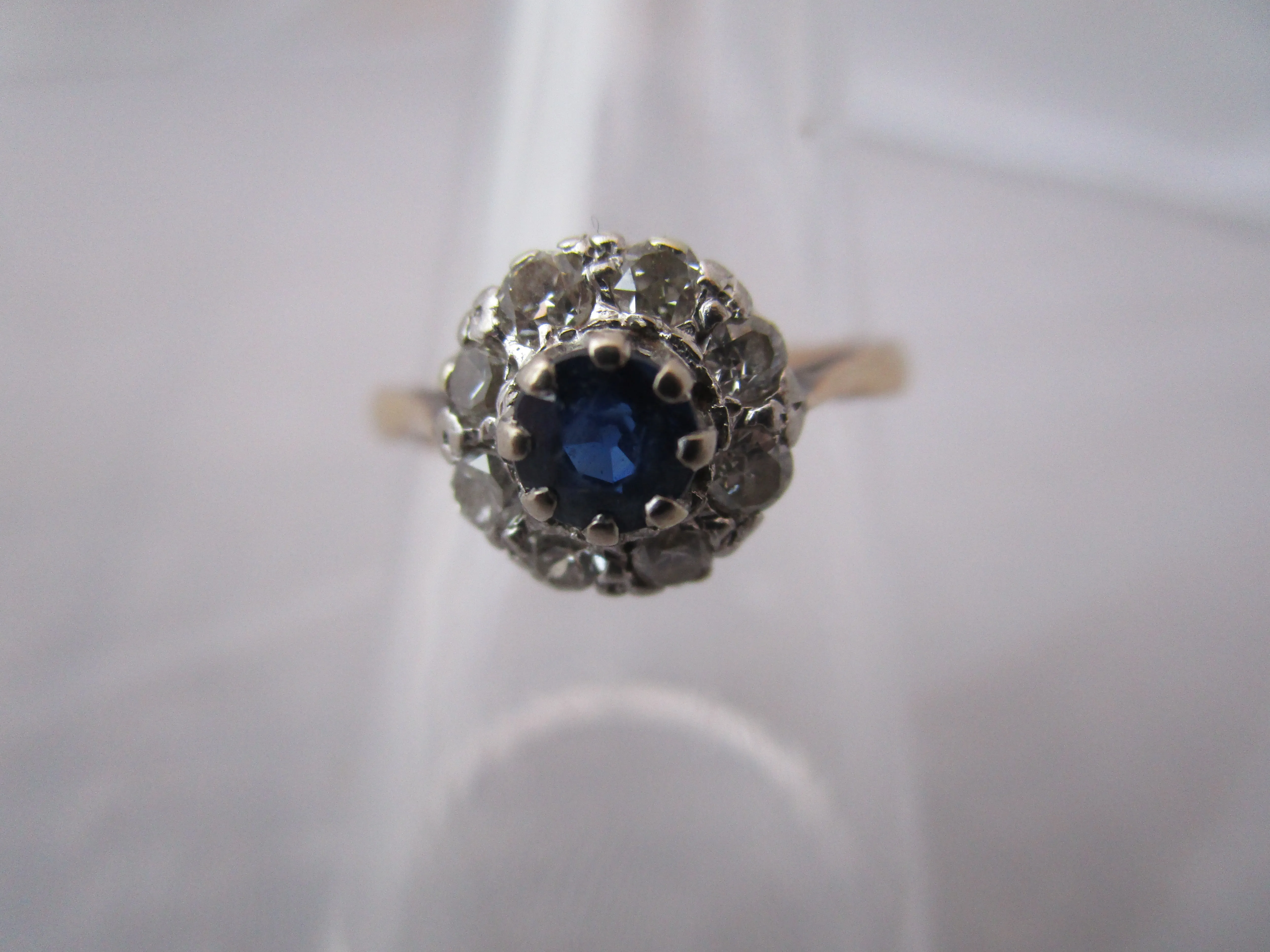 9k Gold Platinum Sapphire And Diamond Cluster Ring Vintage c1980