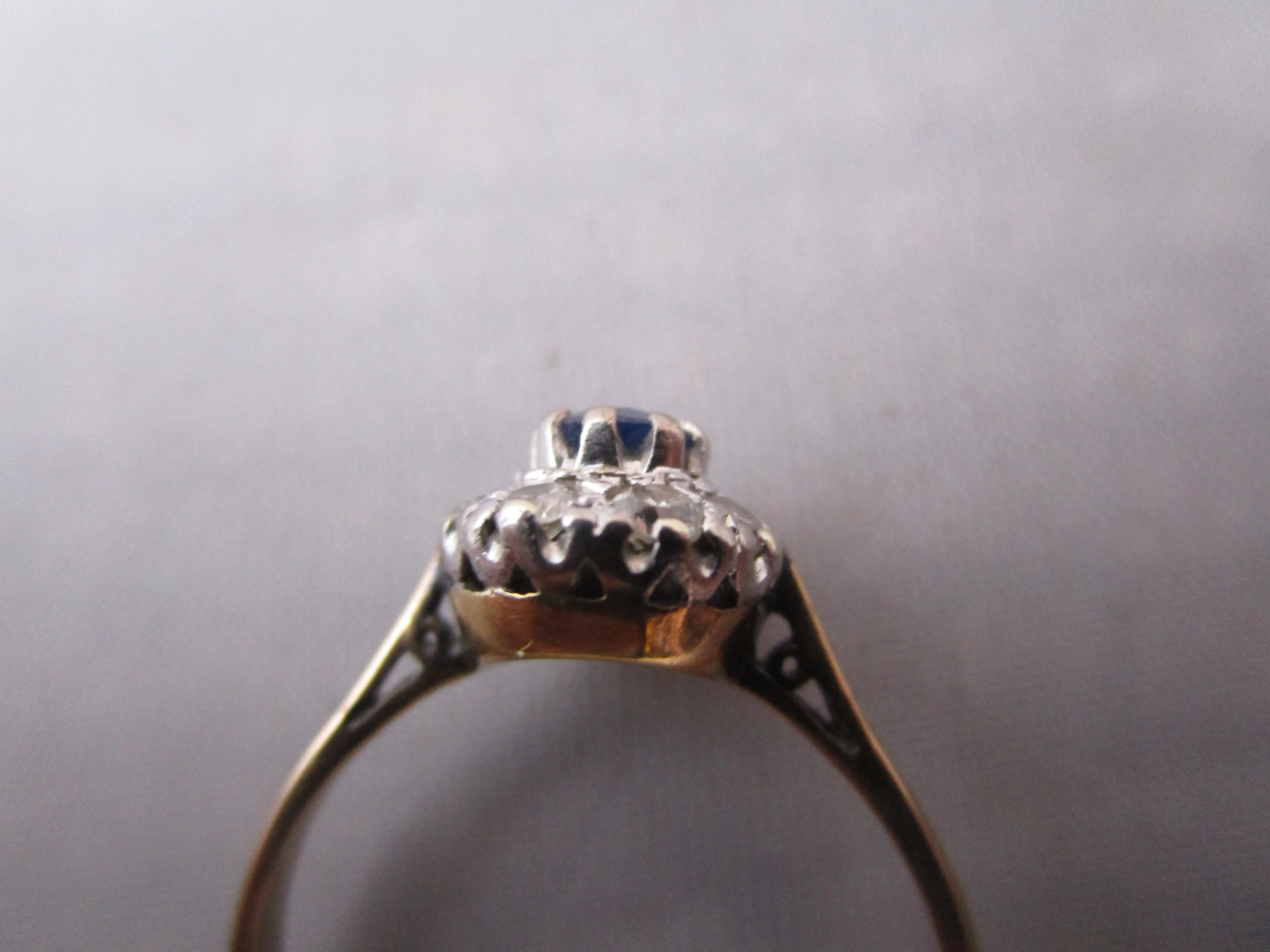 9k Gold Platinum Sapphire And Diamond Cluster Ring Vintage c1980