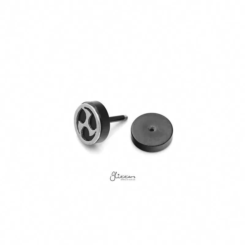 Black Round Fake Plug Earring with Silver Zed Shuriken