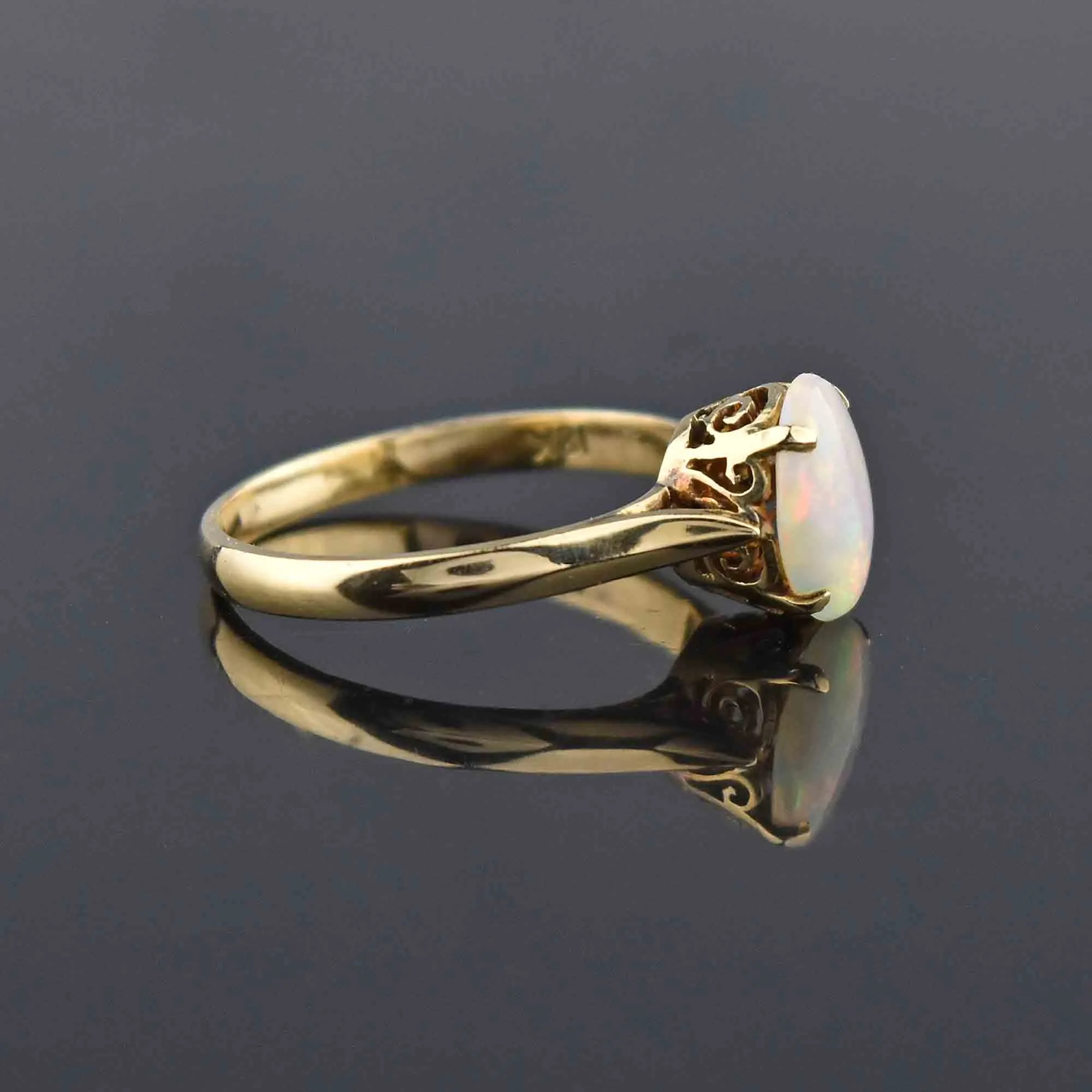 Edwardian 18K Gold Solitaire Opal Cabochon Ring