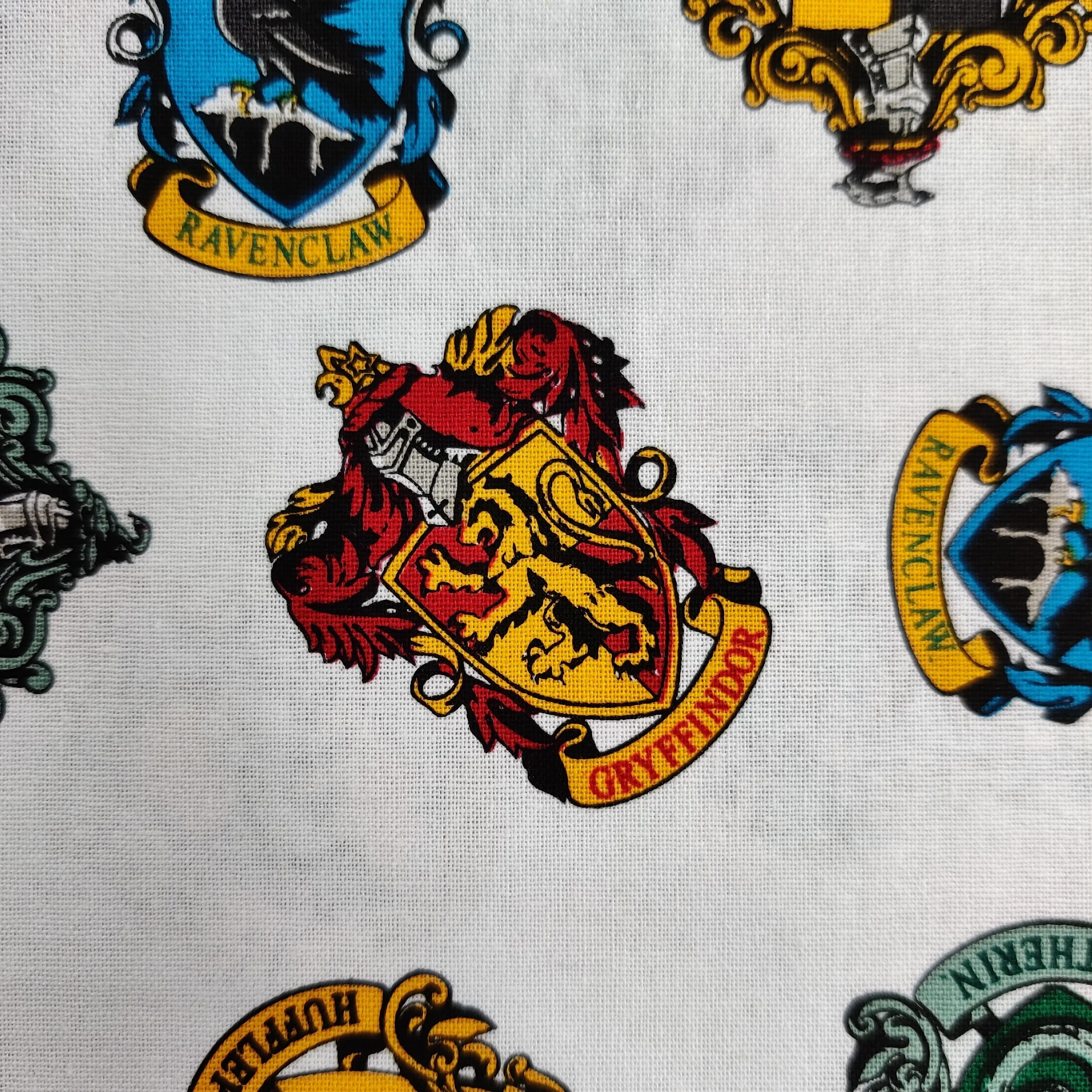 FS635_7 Harry Potter Crests