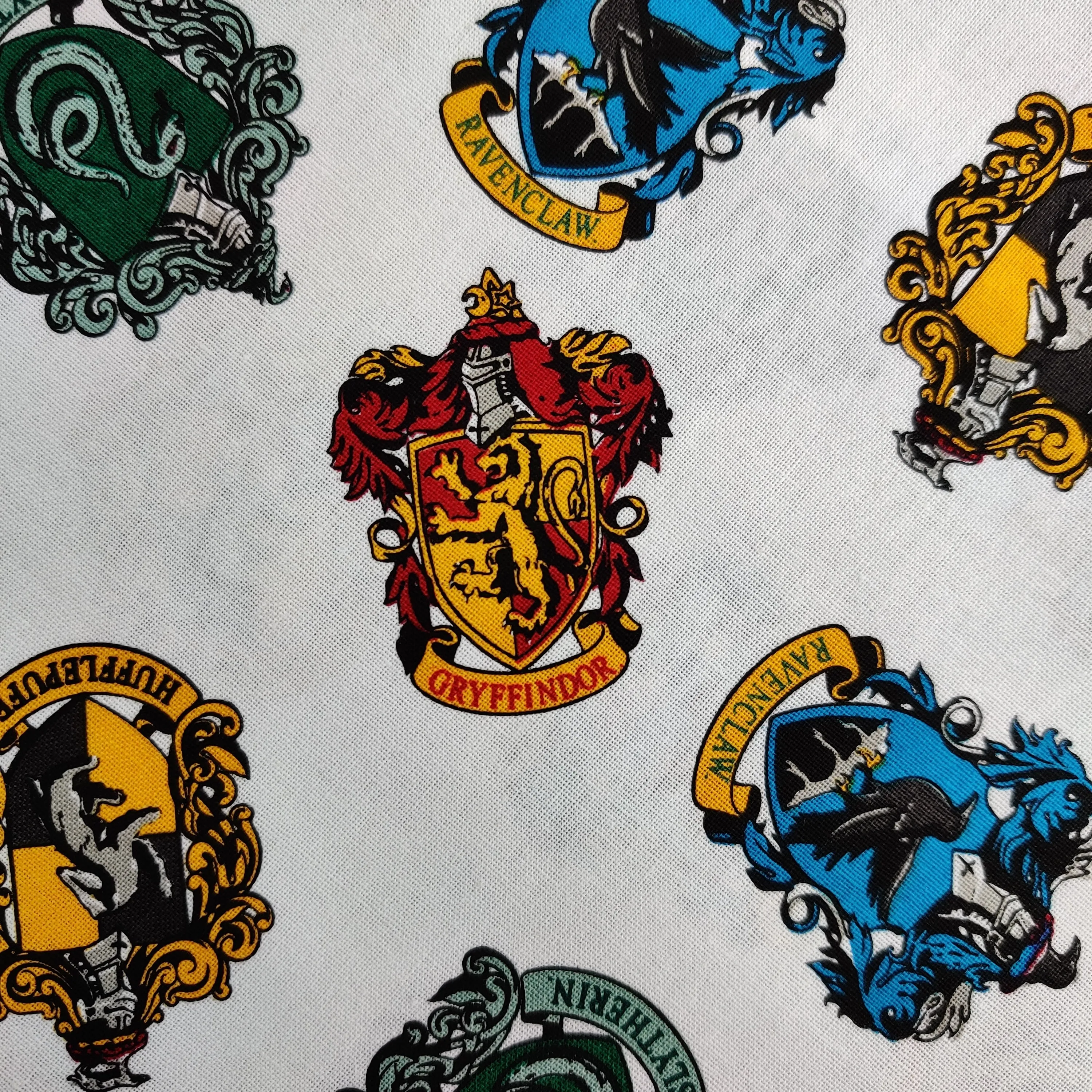 FS635_7 Harry Potter Crests