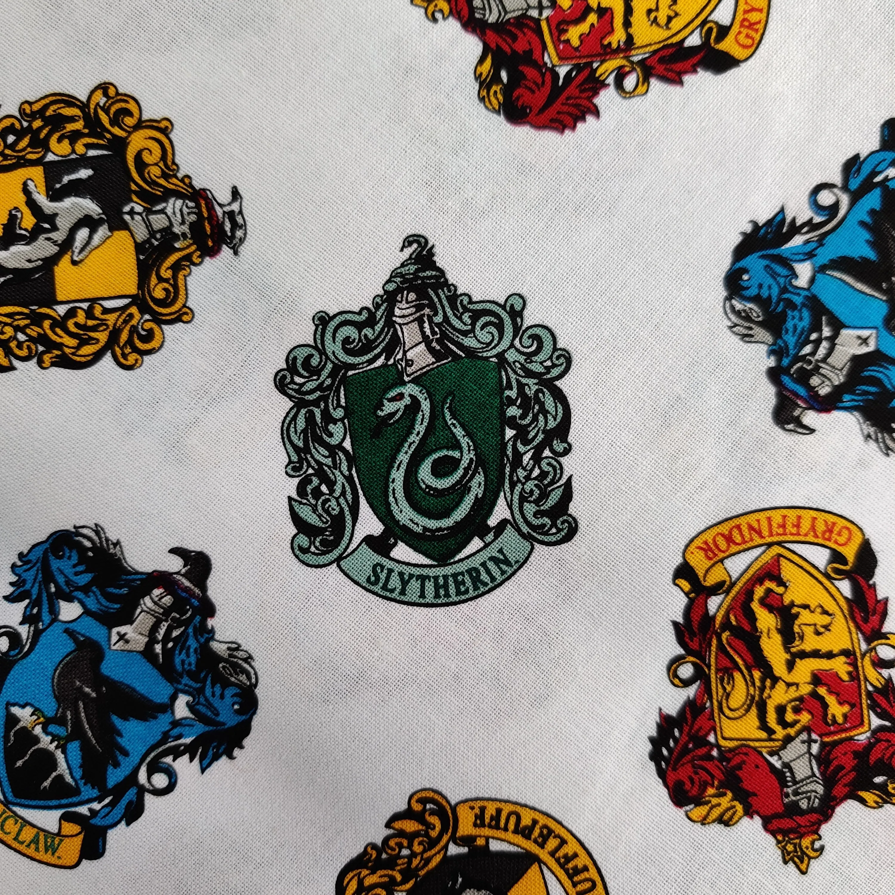 FS635_7 Harry Potter Crests