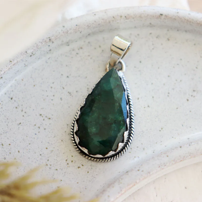 Lotus Emerald Quartz Teardrop Pendant