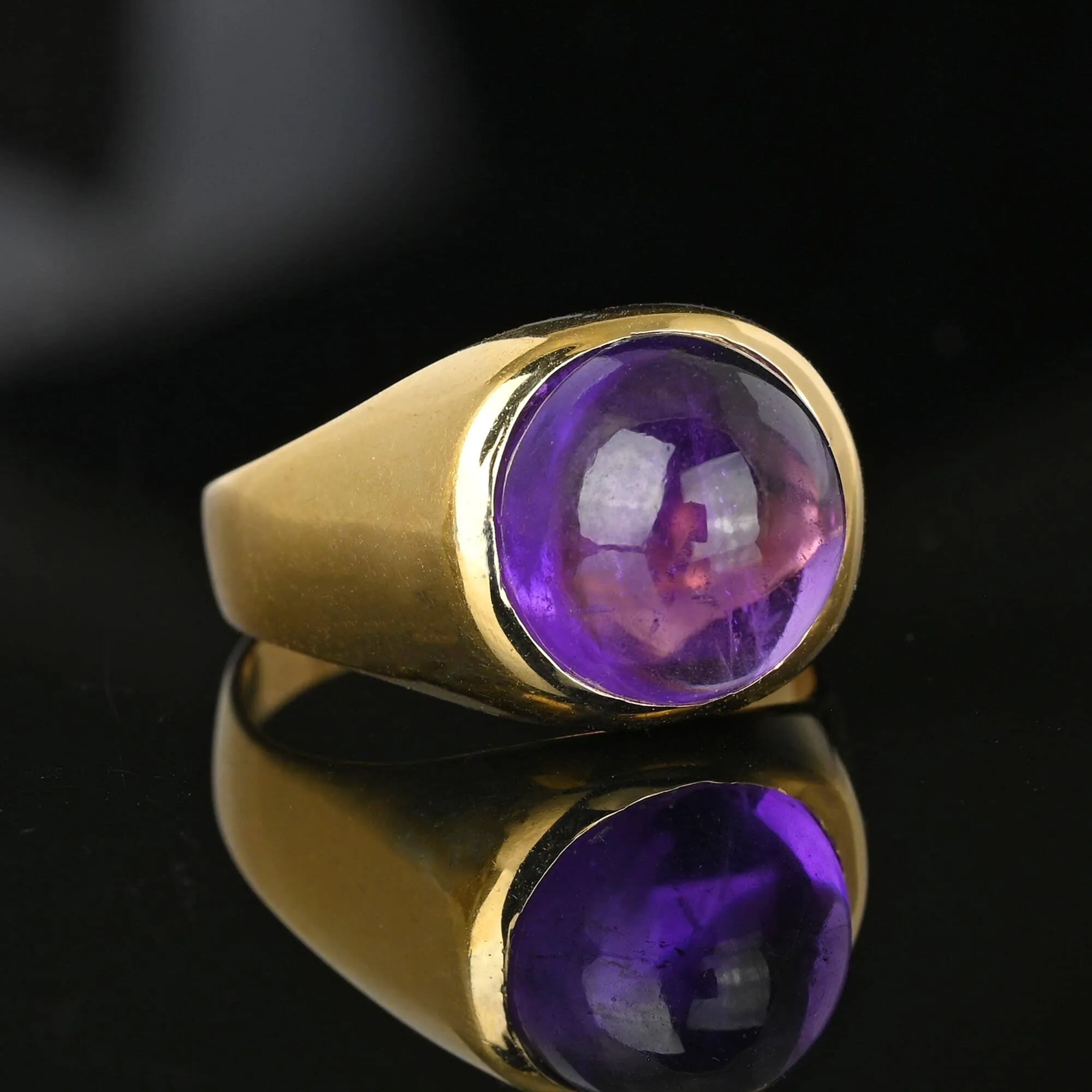 Retro 14K Gold Signet Domed Amethyst Cabochon Ring