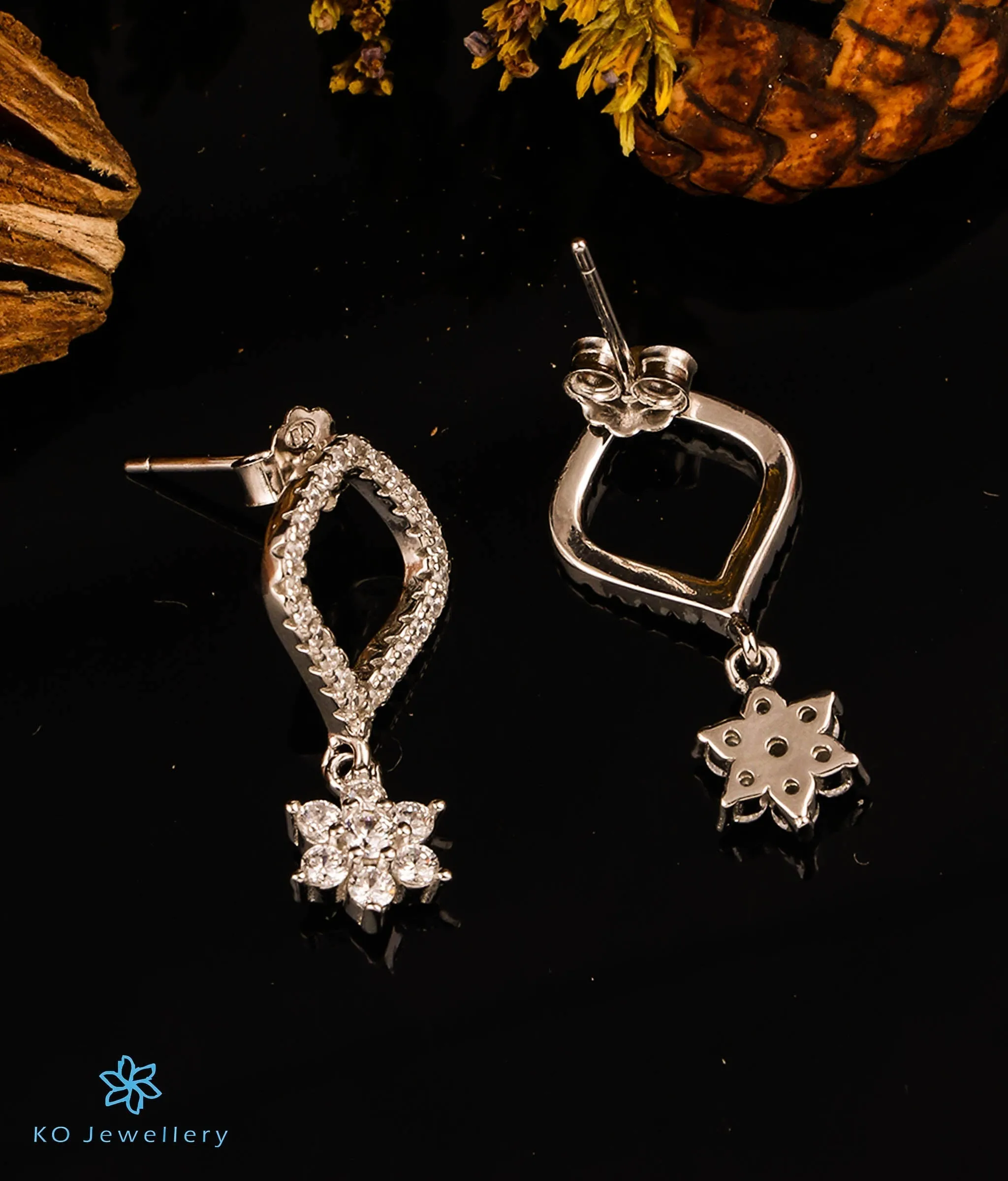 The Star Sparkle Silver Earrings