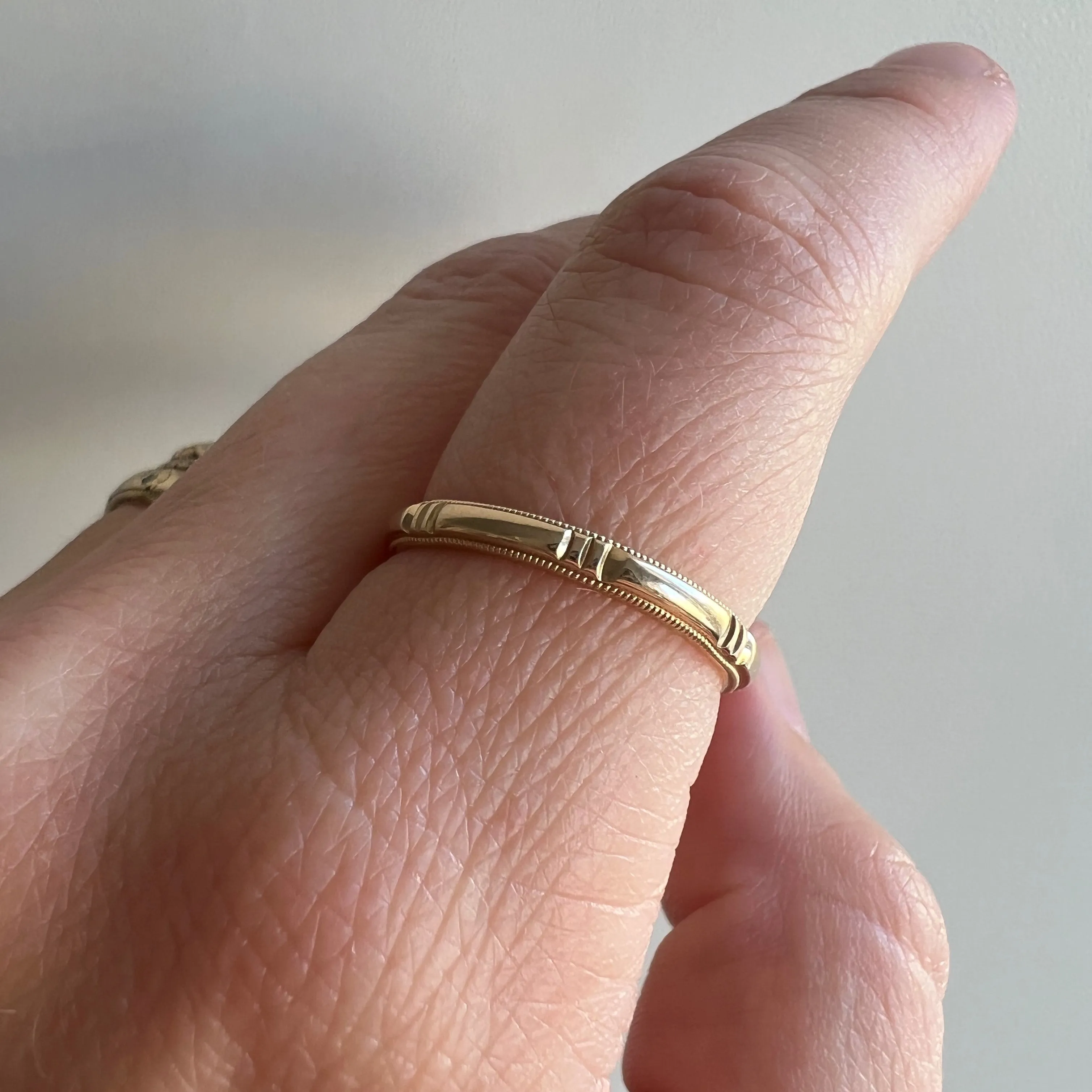 V I N T A G E // notched eternity / solid 14k yellow gold patterned eternity band / size 7