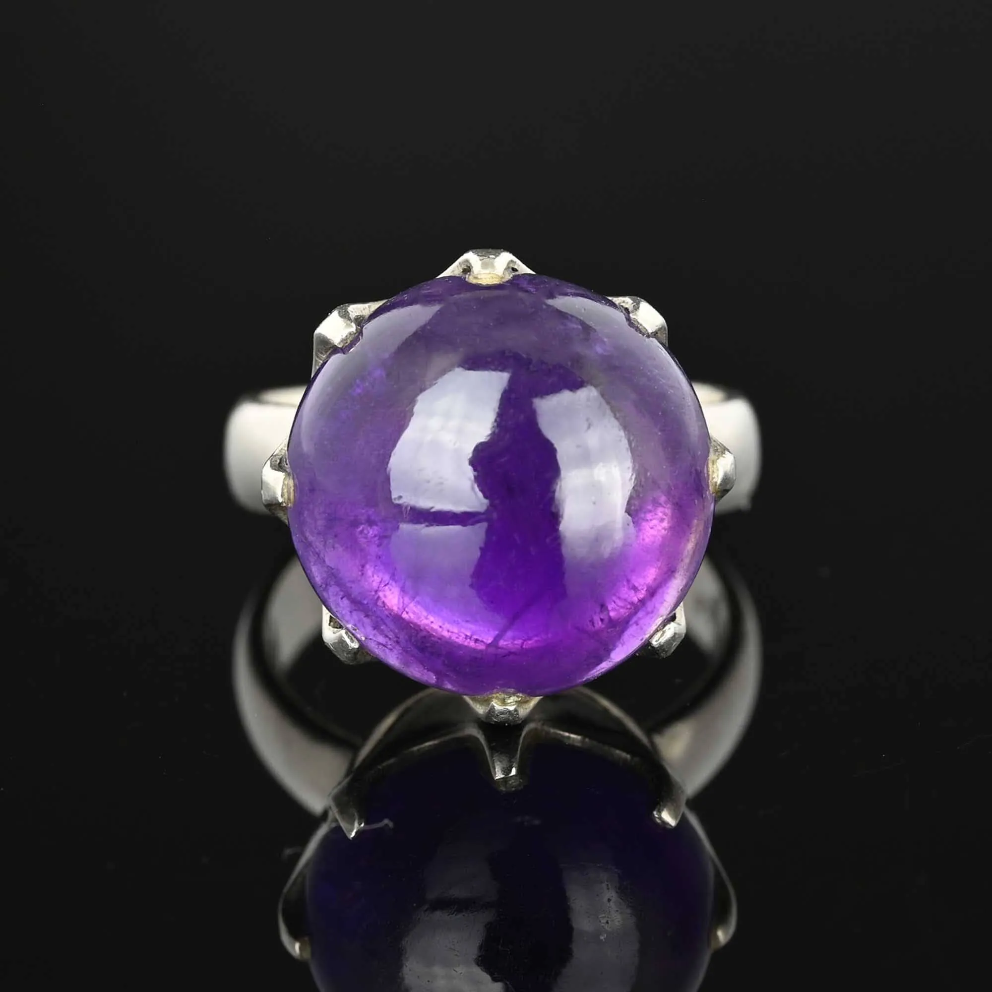 Vintage 8 CTW Amethyst Cabochon Ring in Sterling Silver