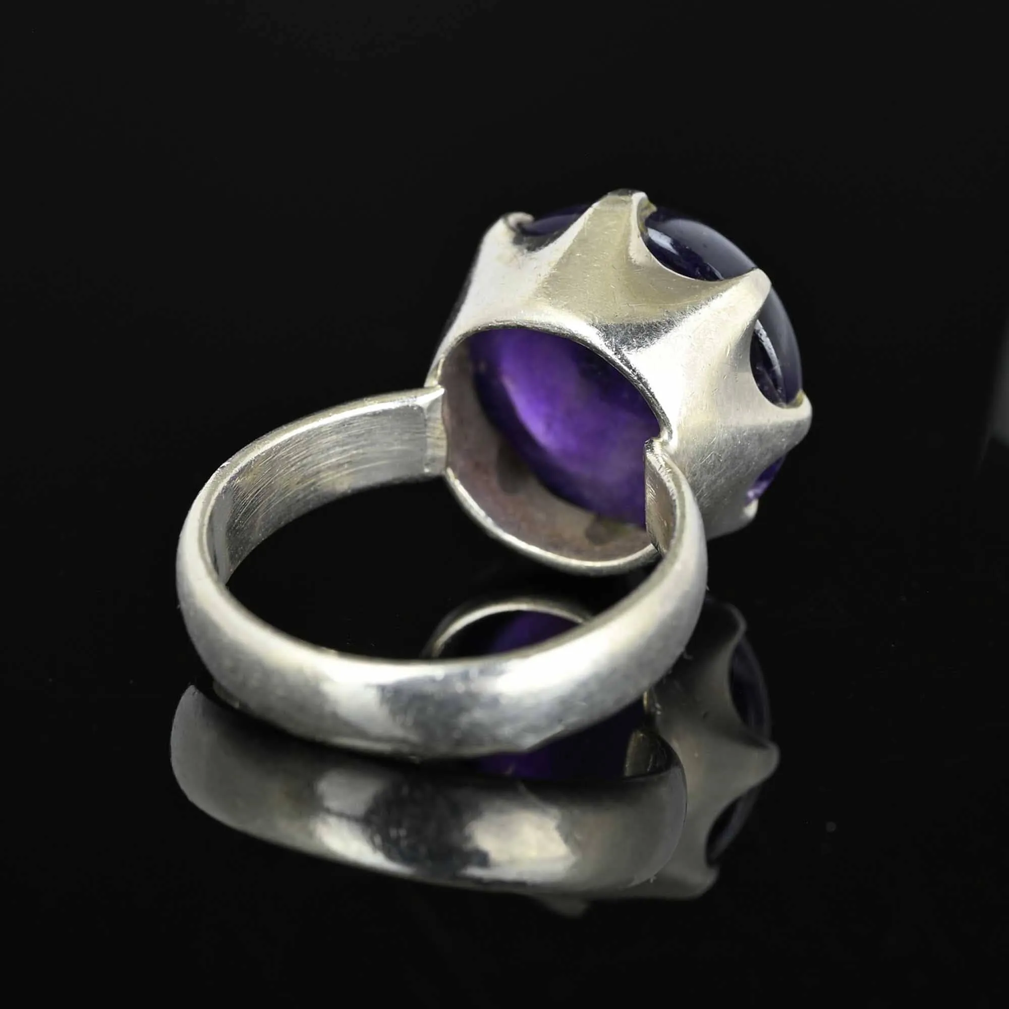 Vintage 8 CTW Amethyst Cabochon Ring in Sterling Silver