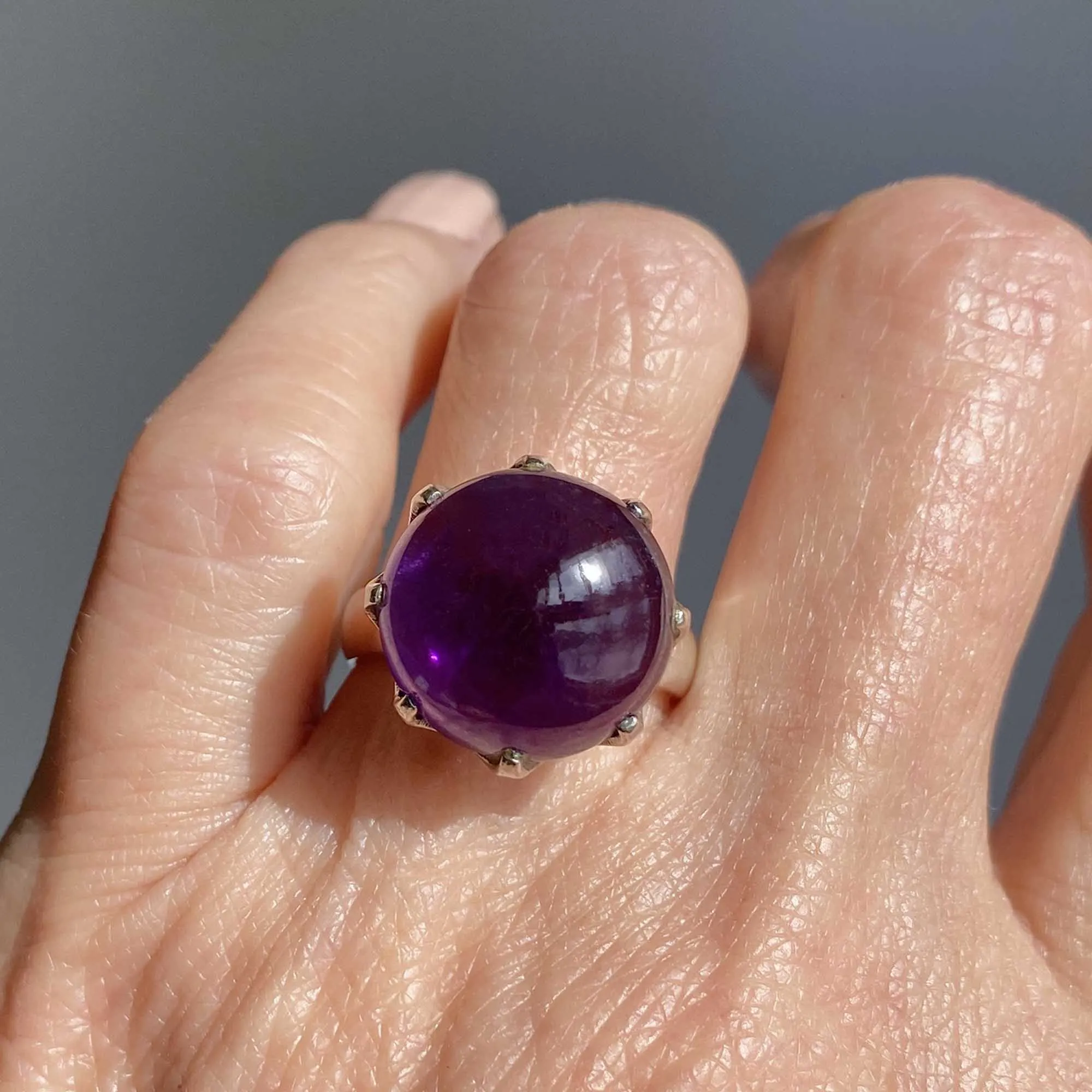 Vintage 8 CTW Amethyst Cabochon Ring in Sterling Silver